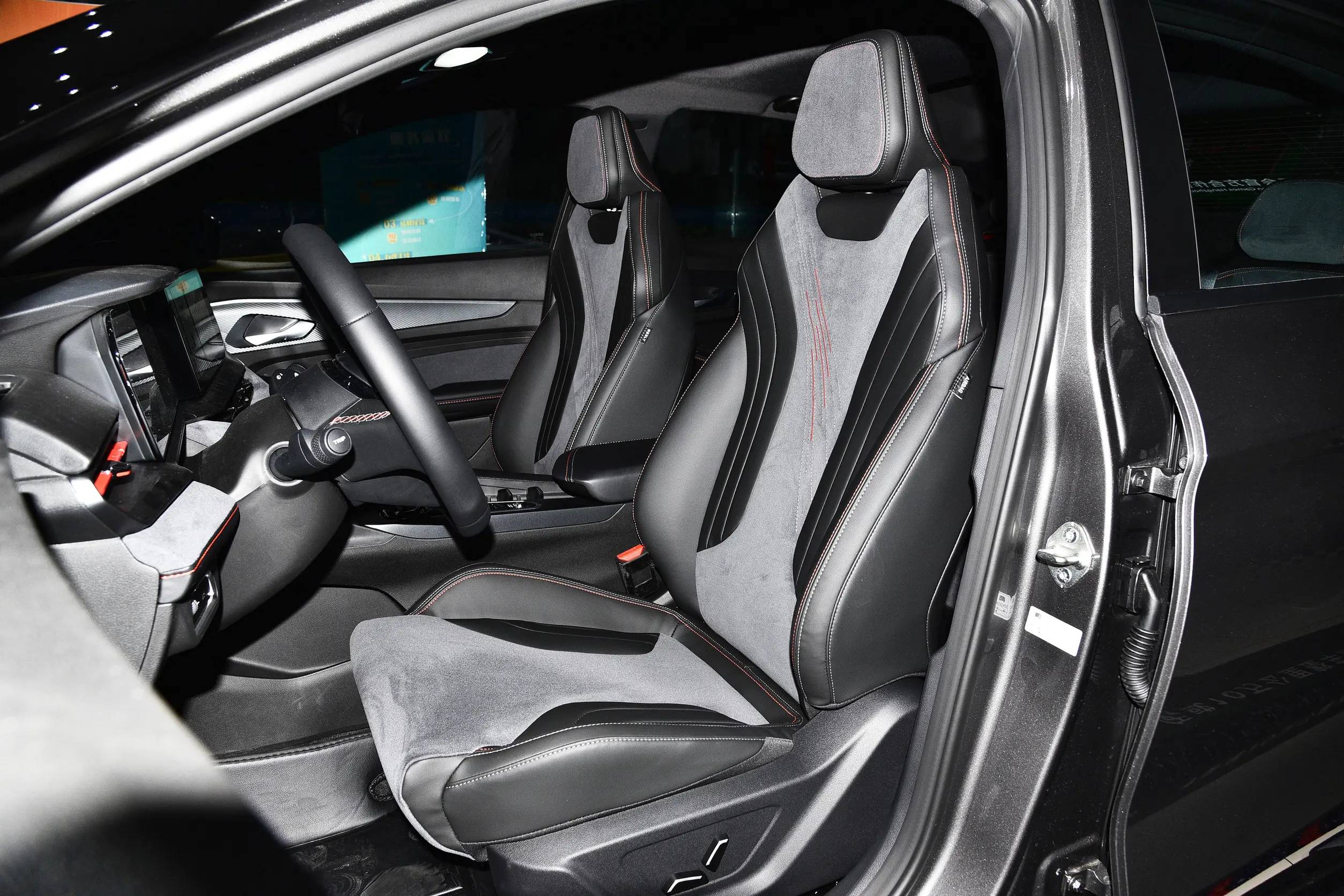 Geely BinRui 1.5 T Left Hand Drive Touch Screen Yes Maximum Power Ps 100-150Ps Touch Screen and at an Affordable