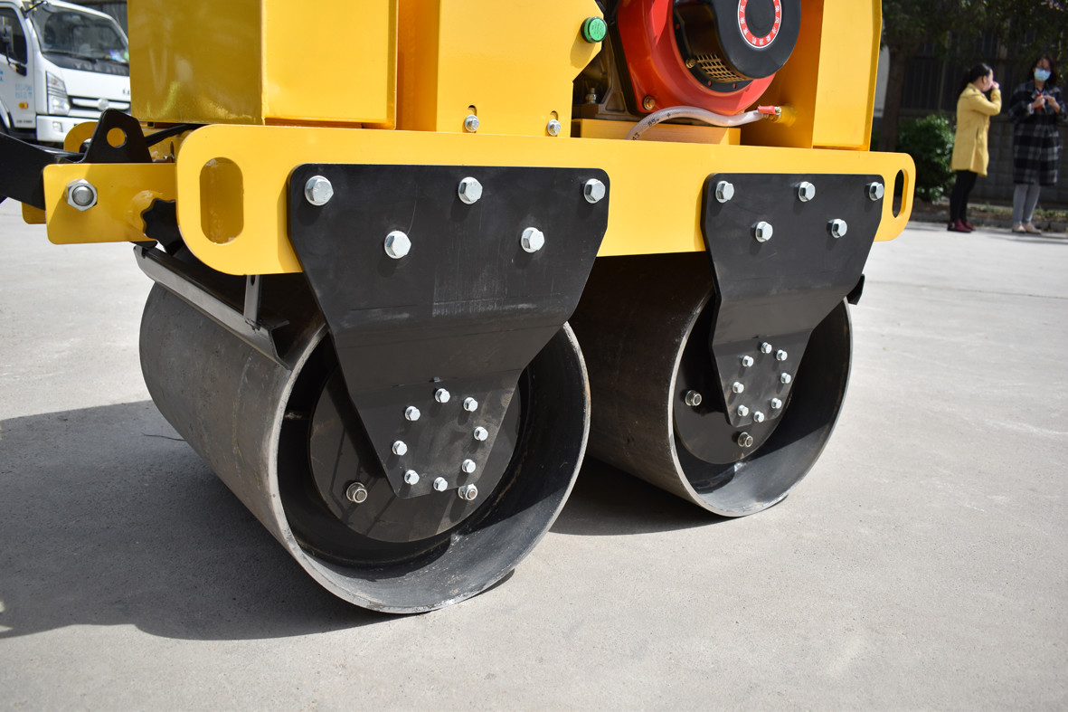 Diesel Asphalt 8.0HP 3.5KM/h Vibratory Compactor Road Roller