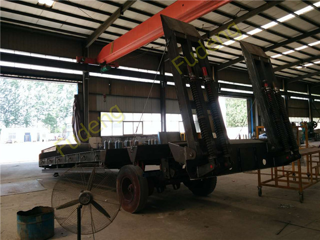 Gooseneck Lowboy 13 Meters 3 Axles 60Ton Mechanical Ladder Low Loader Semi Trailer For Sale