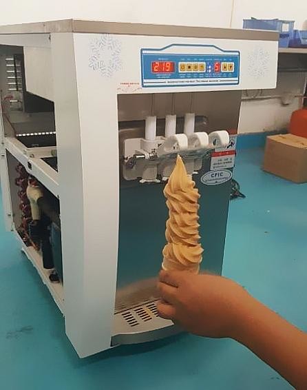 3 flavors 200cones28L/H Oceanpower cheap ice cream machine Danfoss compressor