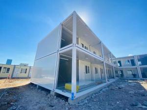 China Wind Resistant Flat Pack Shipping Container Homes Steel Prefab Mobile House on sale