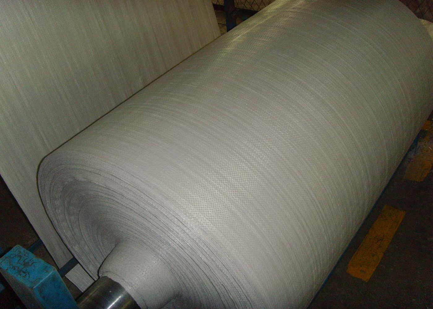 75GSM Colorful Virgin PP Woven Fabric Rolls for Making Feed / Seed Packing Bag