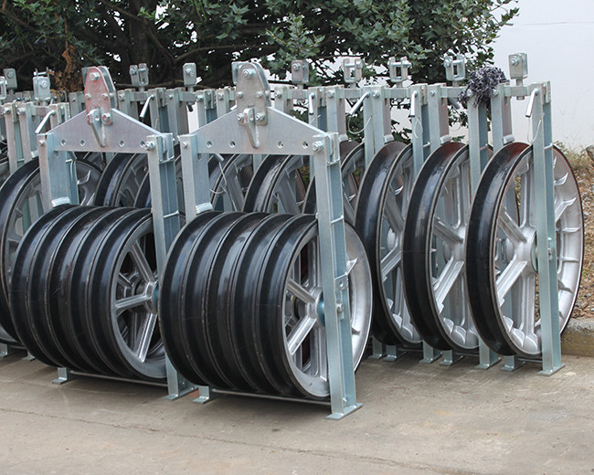 Breaking Load 120kN Aluminum Five Conductor Pulley Bundled Conductors In Transmission Line