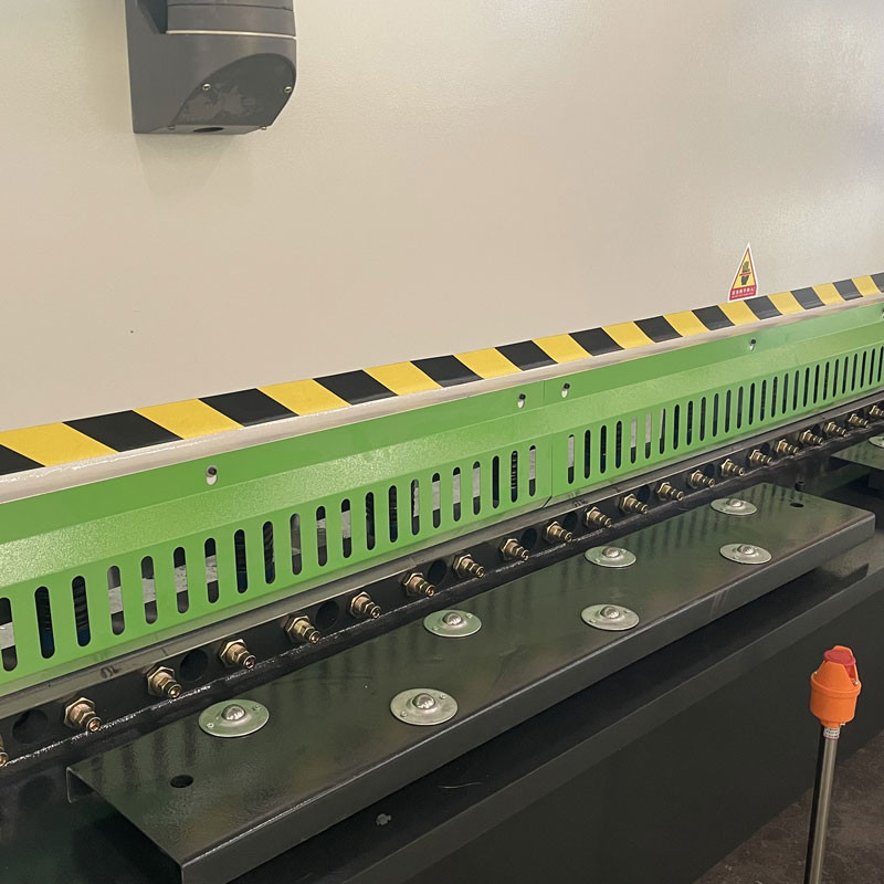 6mm 4mm Hydraulic Guillotine Shear Cutter For Carbon Steel
