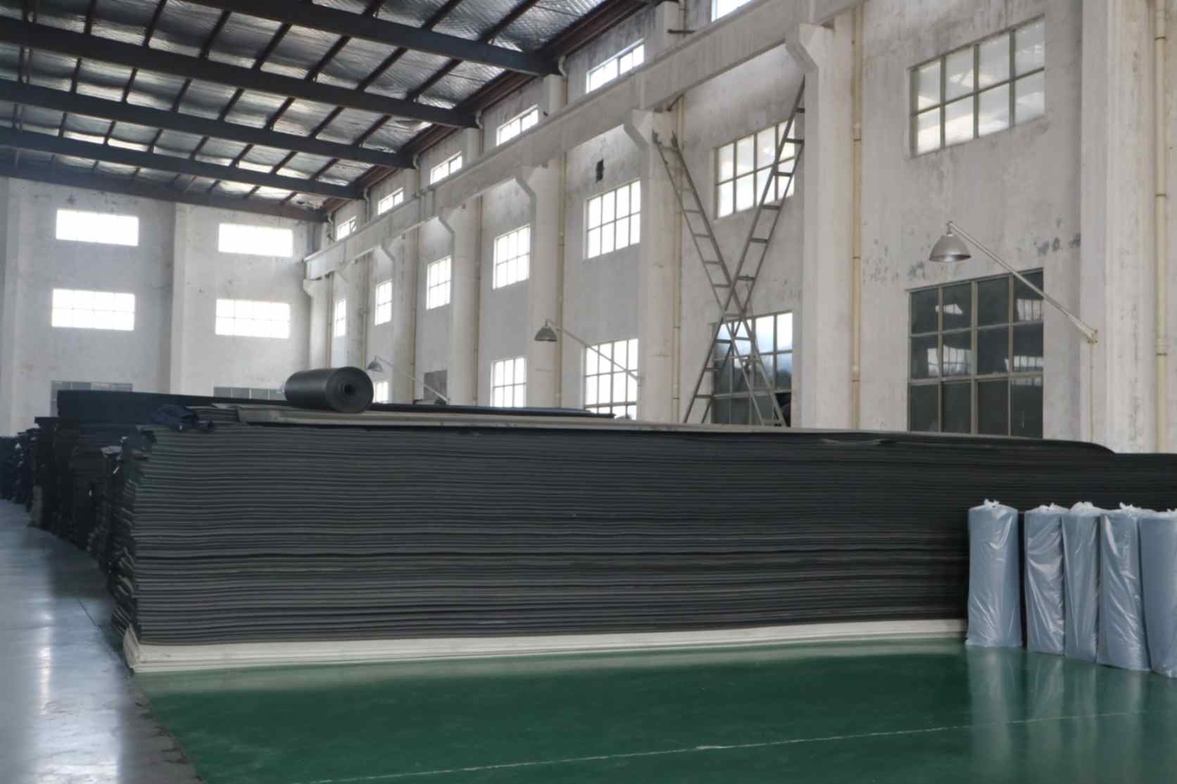 B1 Fire Retardant Closed Cell Flexible 3mm Rubber Foam Roll Thermal Insulation