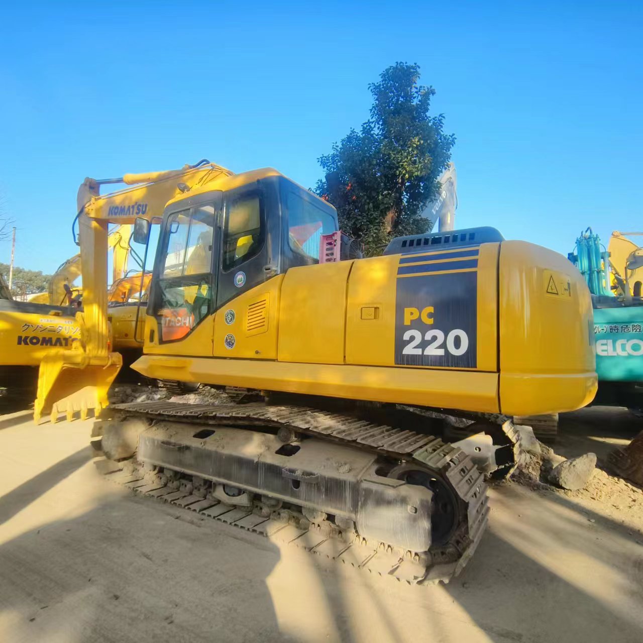 Original Japan Komatsu PC200 Excavator with 0.8m3 Bucket Capacity and 20000 KG Weight