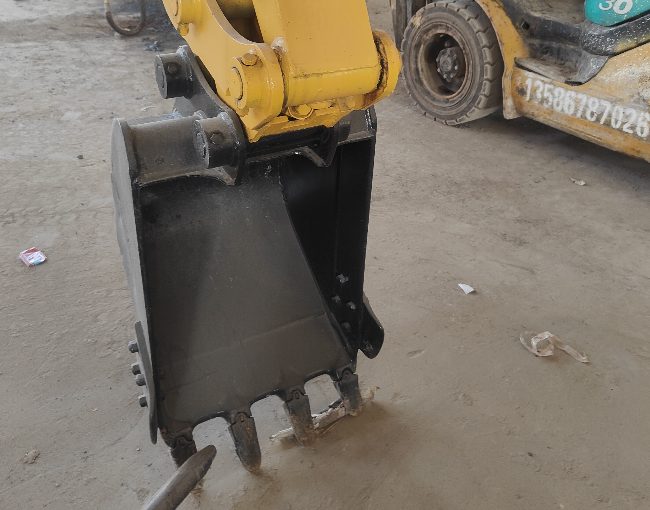 Komatsu PC50 Excavator Bucket
