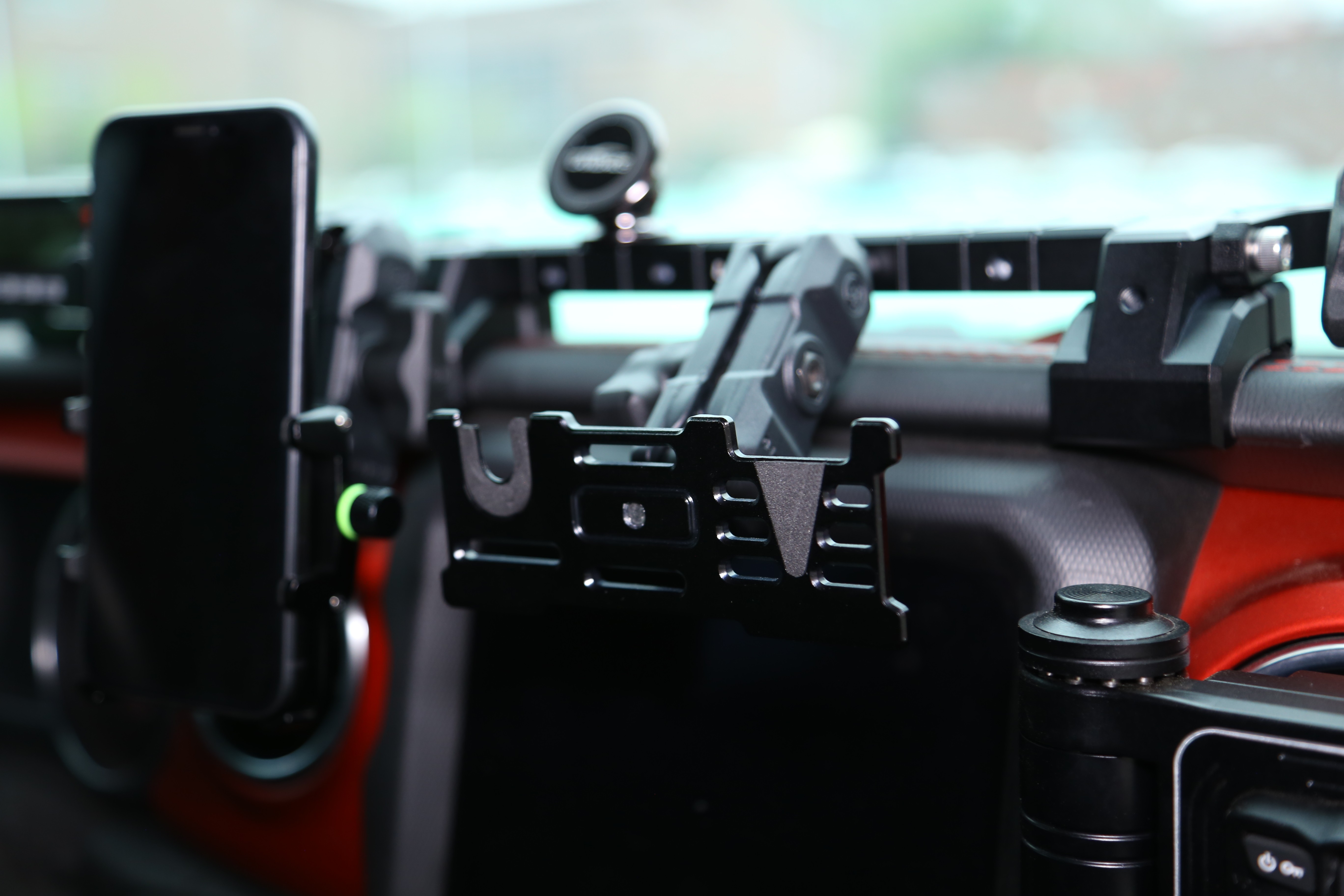 Jeep Wrangler JL Aluminum Center Console Bracket Dashboard Mount for Car Phone Holder