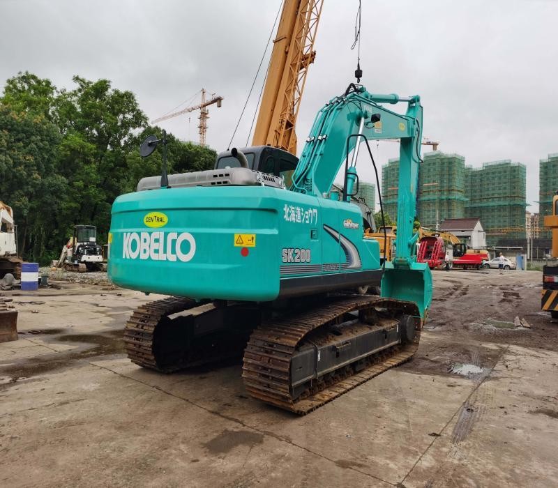 Engine model Hino Hino J05E Second-hand Kobelco Excavator Green Sk200 Excavator with 114kw power