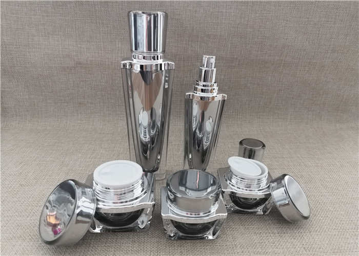 Square Shape PP PE Acrylic Jars For Cosmetics 15 / 30G 62 * 60 * 55MM