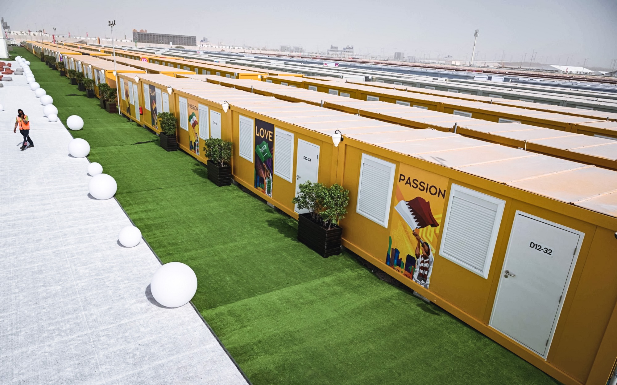 Detachable Prefabricated Container House with Toilet Customized Color OEM/ODM Support