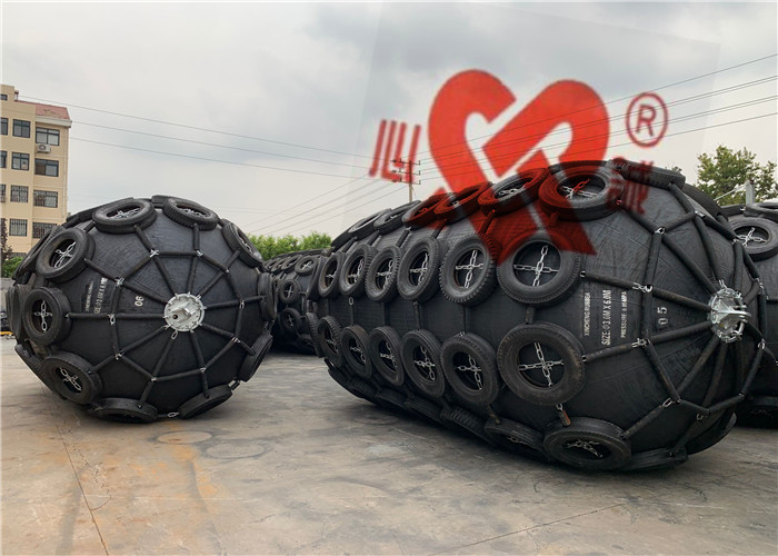 Inflatable Pneumatic Boat Dock Fender Floating Type 65% Natural Rubber