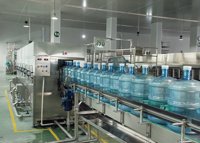 PET 5 Gallon Water Bottling Machine 2000BPH Gravity Filling