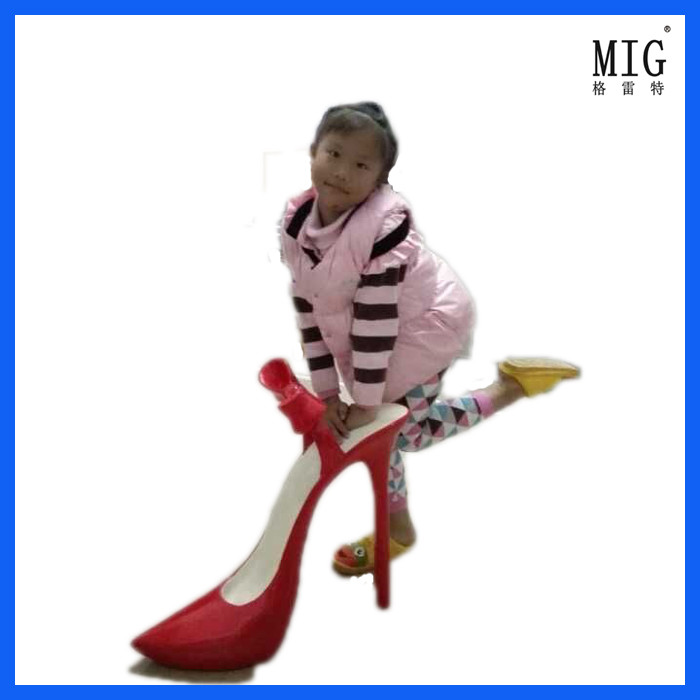 Props and oddites for shop window display hotel hall display decoration shoes statue customize on contan fair