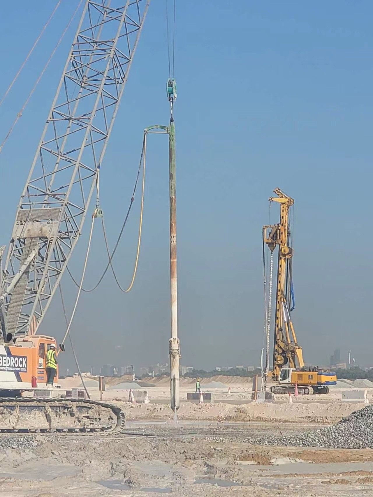 BJV130E-377 Vibroflot Pile Driver Device For Soft Ground Improvement