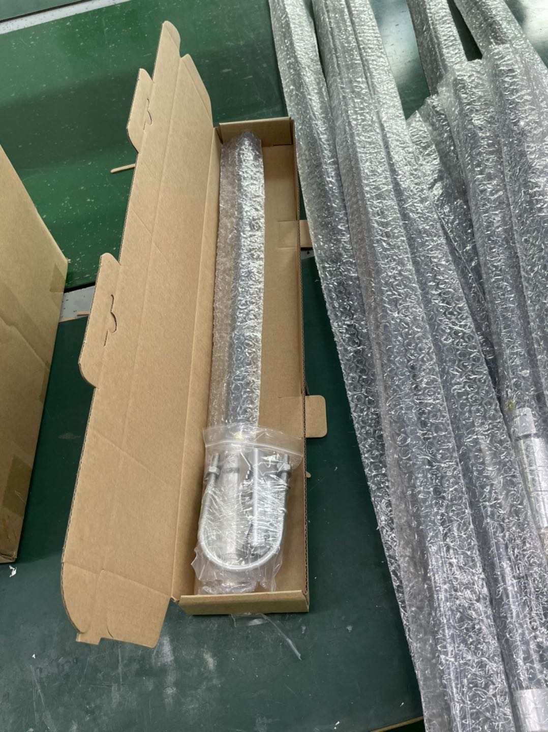 50w Maximum Input Power 868-915MHz Fiberglass Antenna High Gain 3DBI 5.8BDI 8DBI 10DBi 12DBI