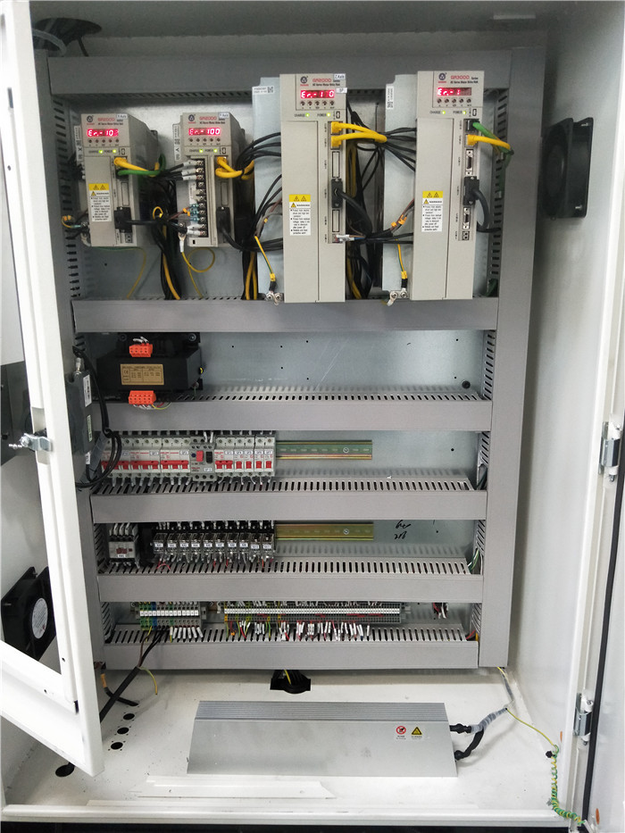 5.5kw Metal Machine Center 800*420mm Table Size 4500kg Weight BT40