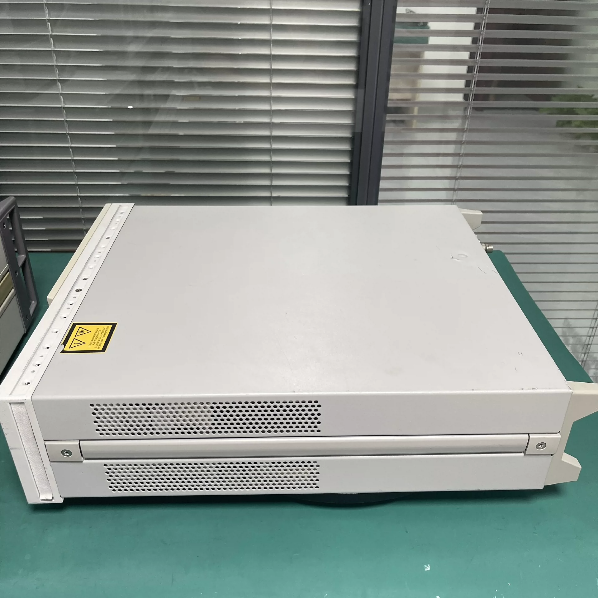 4 Slot Lightwave Measurement Mainframe Optical Spectrum Analyzer Agilent