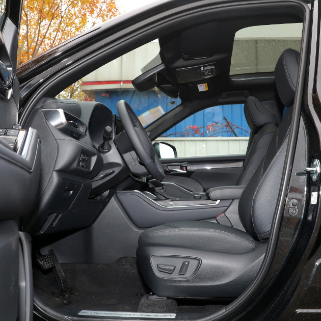 TOYOTA CROWN KLUGER, 2.5L HEV four-wheel drive premium version 5 Door 7 Seats suv