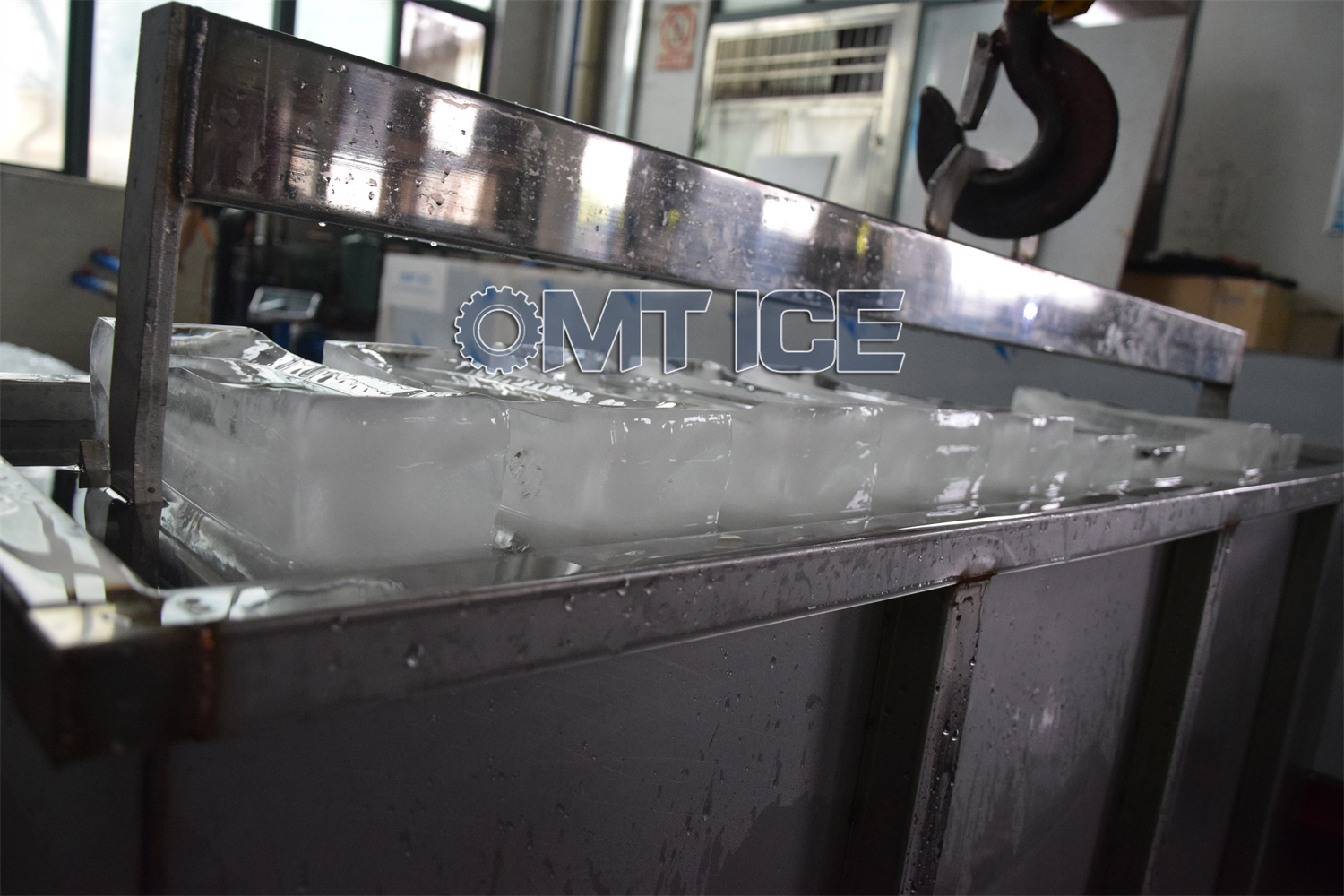 8 Ton / 24hrs Ice Block Maker Machine Water Cooling Save Space For Seafood