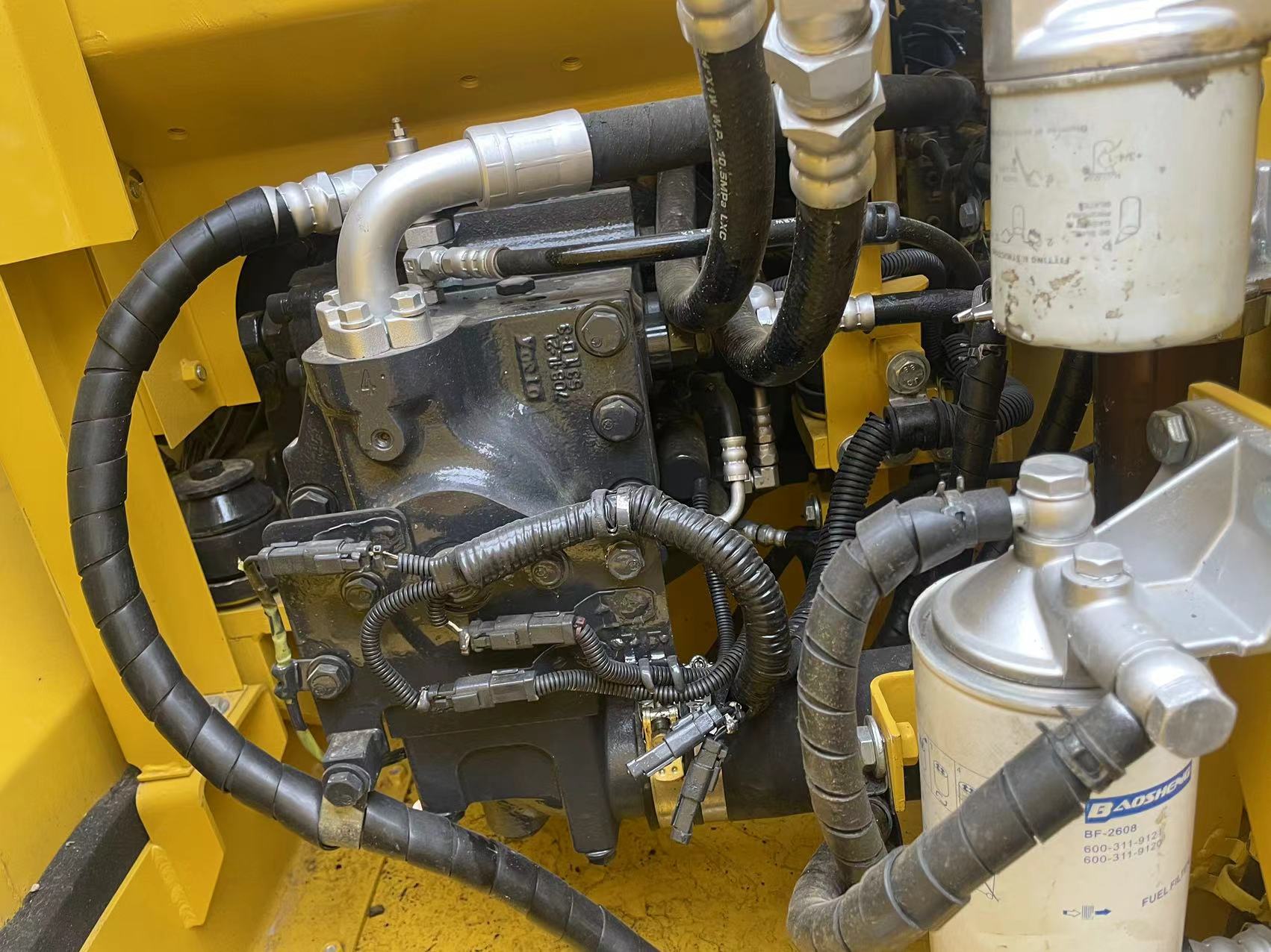 KOMATSU PC130 used hydraulic crawler mini excavator