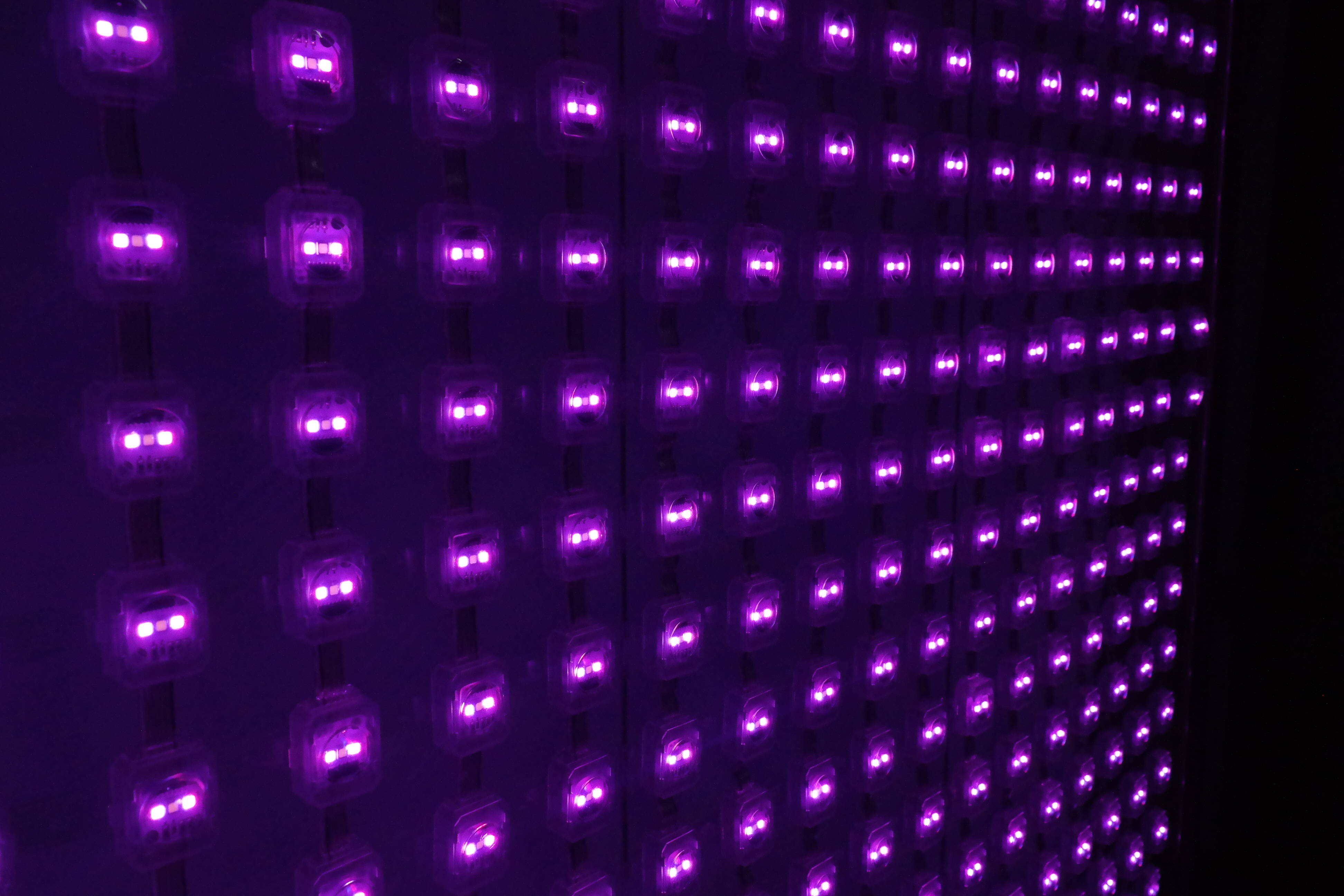 P50 P100 RGBW LED Mesh Screen For Electronic Advertising Board Shopping Mall
