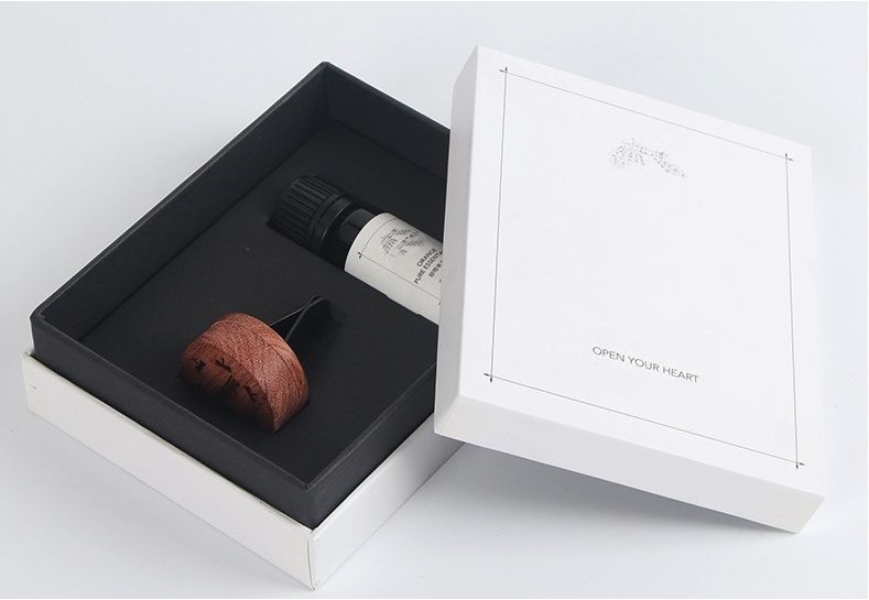 High Quality Hand Made Beautiful Custom Luxury Packaging White Cardboard Magnetic Closure Gift Perfume Cosmetic Box for Bridesmaid Mother&prime;s Day Valentine&prime;s Day