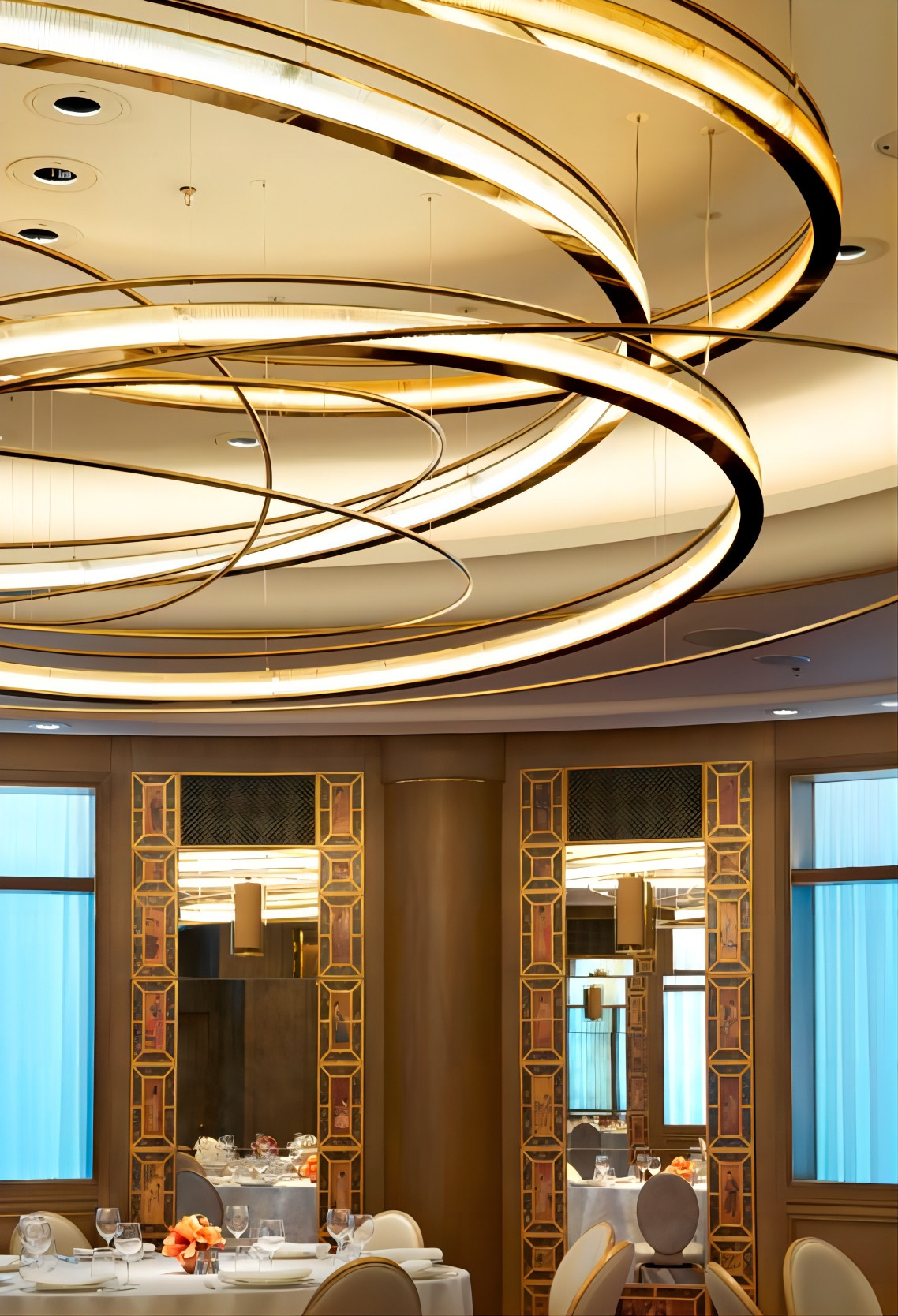 High End Places Round Gold Large Foyer Chandelier Customized Lighting Solutions