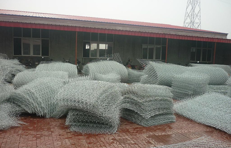 Low Carbon Iron Lattice Bin Green And Yellow For Flood Protection And Soil Retaining