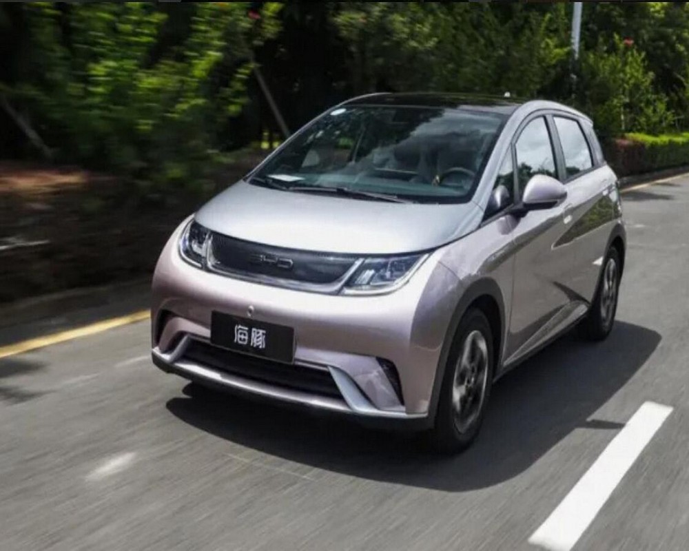 s Most Popular Small Pure Electric Car 2023 BYD Dolphin Knight Edition Eeletric Car with 401km Range and 2700mm WHEELBASE