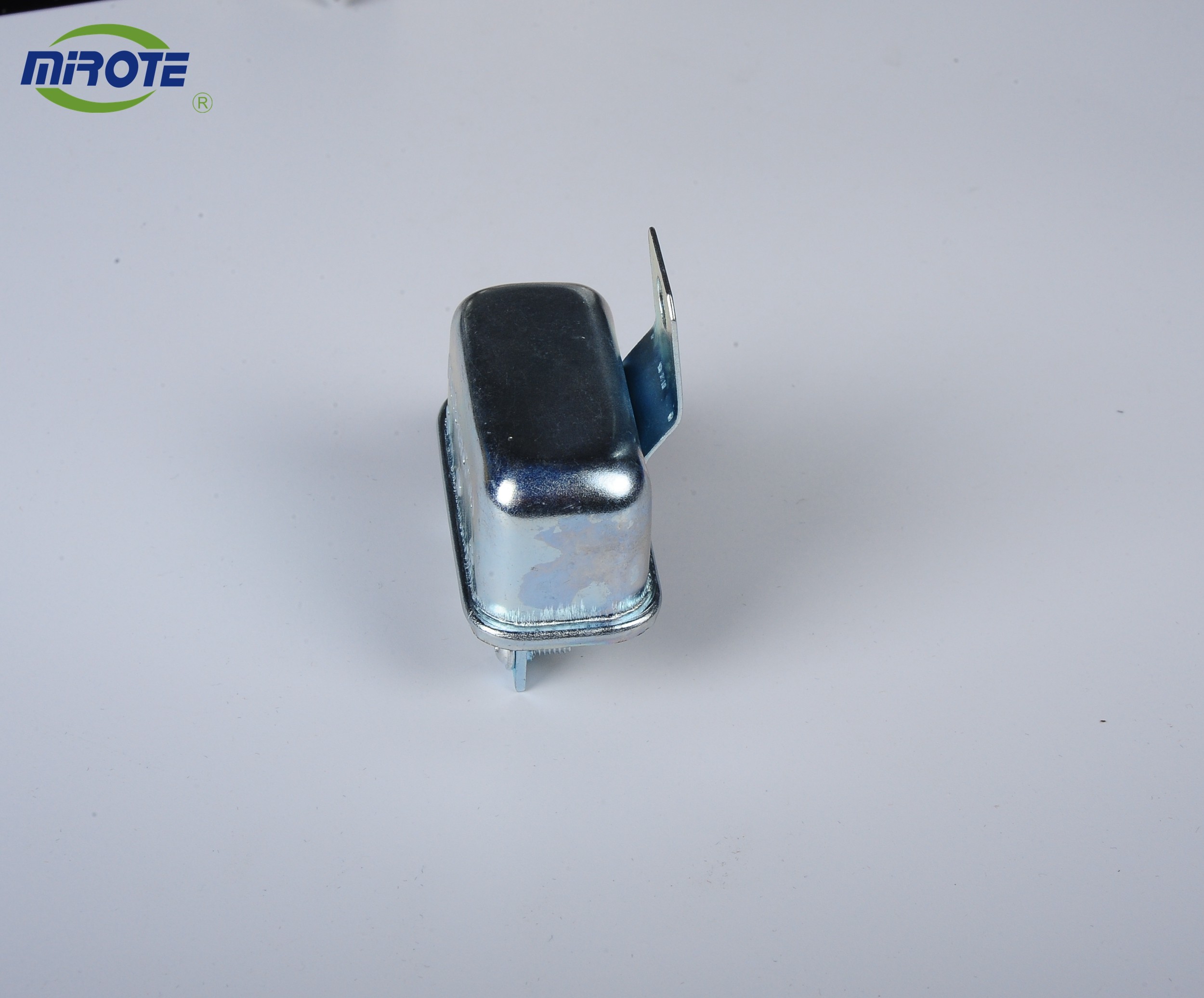 058800 0342 Auto Parts Ford Cars 6 Volt Horn Relay With Silver Metal Cover 86530-22010 pure copper wire