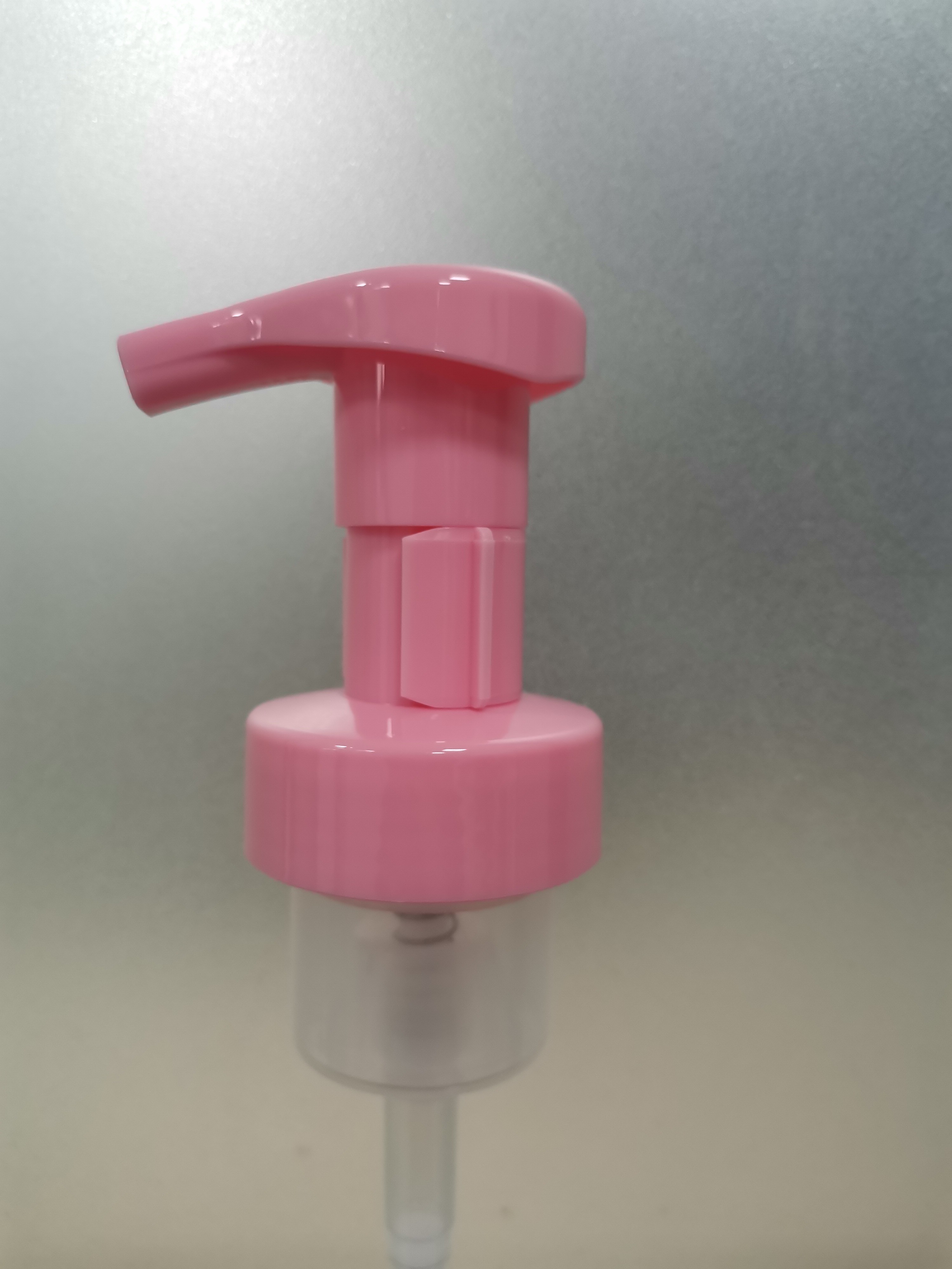Custom Orde Plastic Lotion Pump with 0.8cc Discharge Rate and Any Size Dip Tube You Need