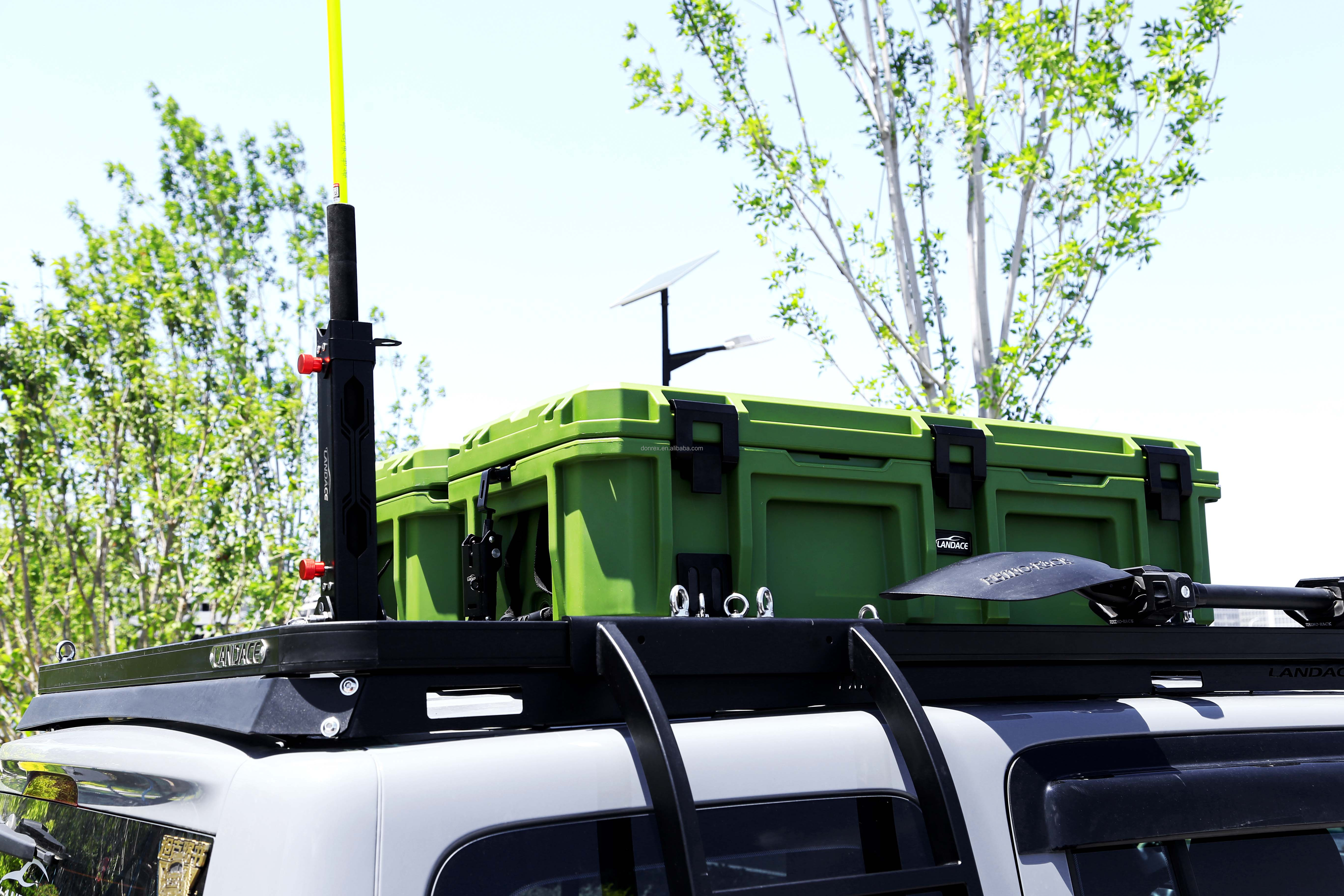 Universal 4x4 Off Road Accessories Roof Rack Mount Flagpole Bracket Mechanical Style