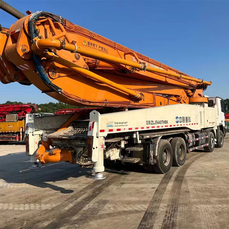 Used Zoomlion Concrete Pump 60m Second Hand Truck Mounted Pump