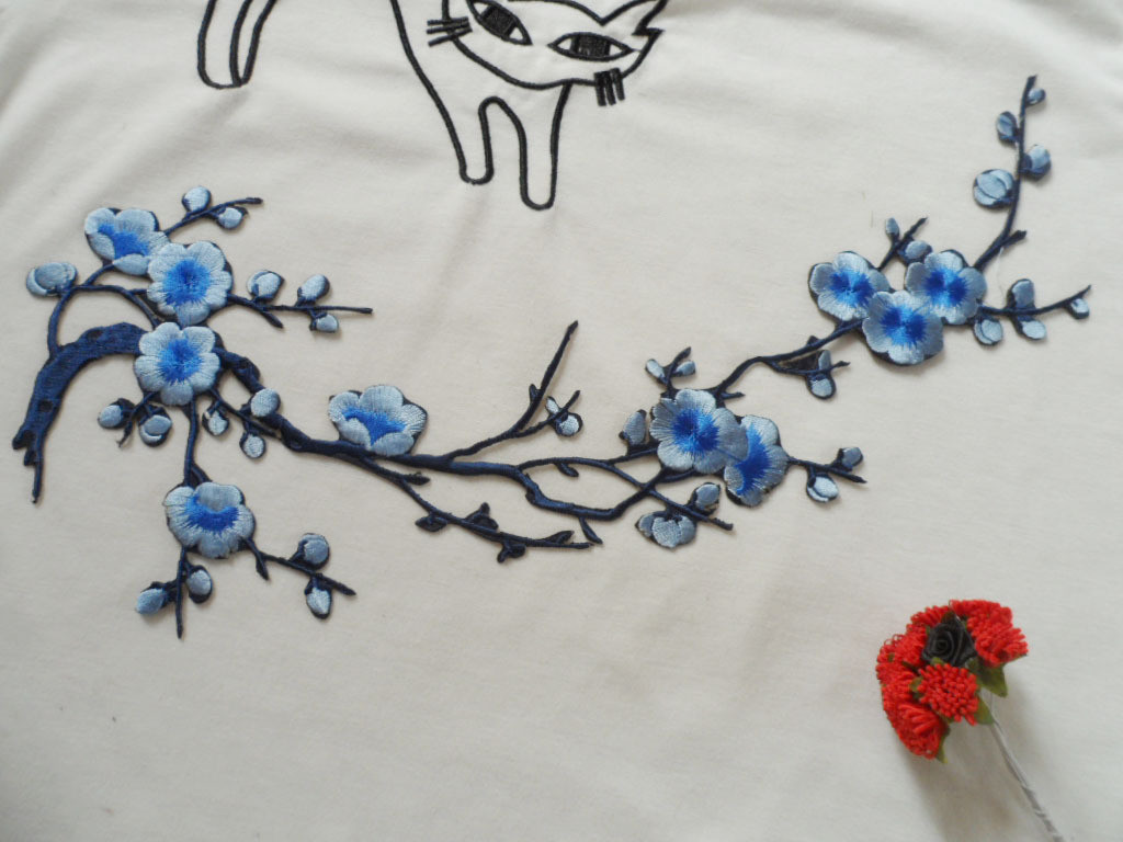 Hot Fix Motif Wintersweet Embroidery Lace Flower