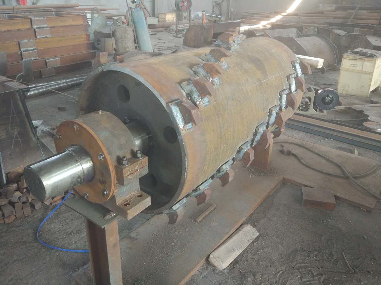 Mobile wood chipper diesel model HYHM1300 capacity 10 to 15 ton per hour