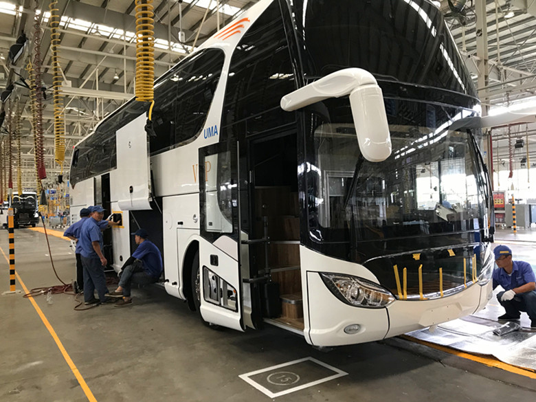 LHD/RHD Cummins 375HP Euro5 51+2 Seats Luxury Coach Bus YBL6128SD for Africa