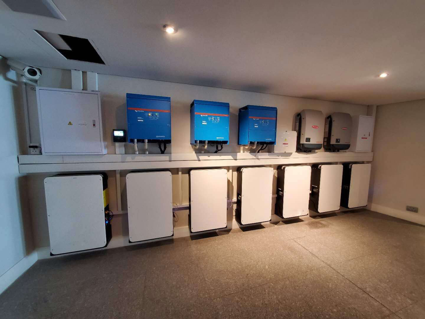 IEC62040 48V 100AH Off Grid Solar Lithium Ion Battery Bank For Terminal Load
