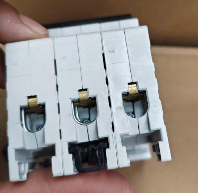 ABB SH203 Miniature Circuit Breaker MCB with 10 kA Breaking Capacity High Performance Three Pole Protection