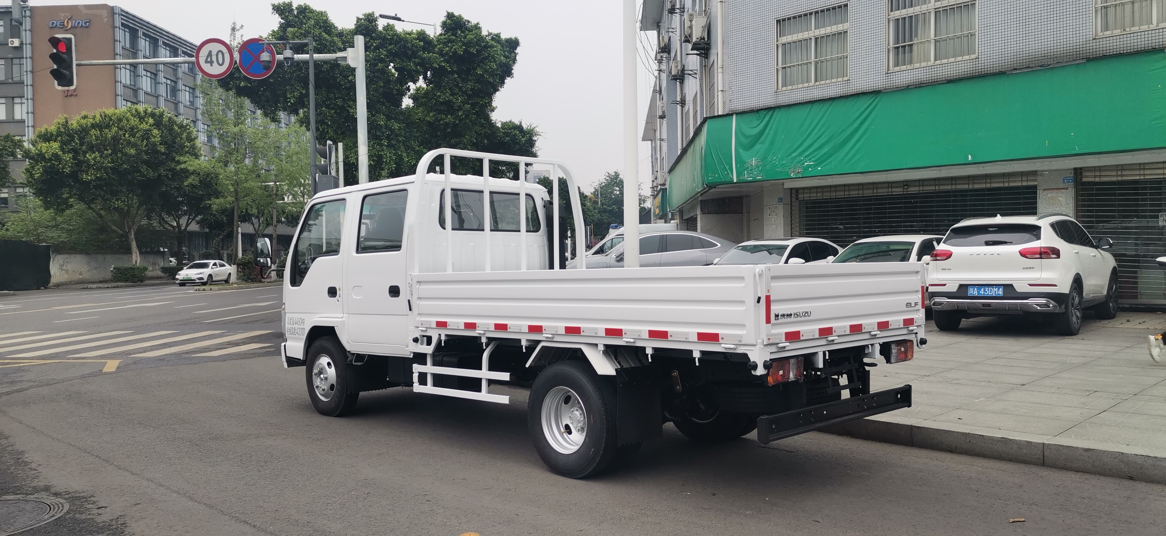 Isuzu double-row 5-seater cargo truck 2WD rear drive 4×2 diesel manual transmission