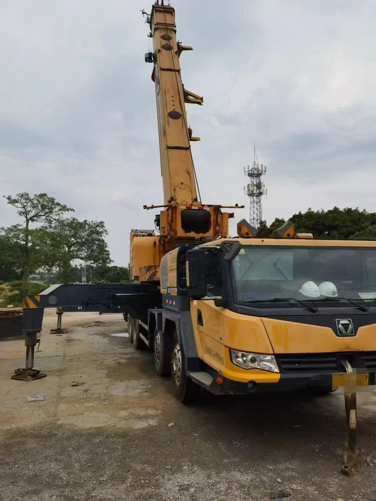 Used XCMG Mobile Truck Crane 130 Tons For Construction Company Inventory Direct Sale