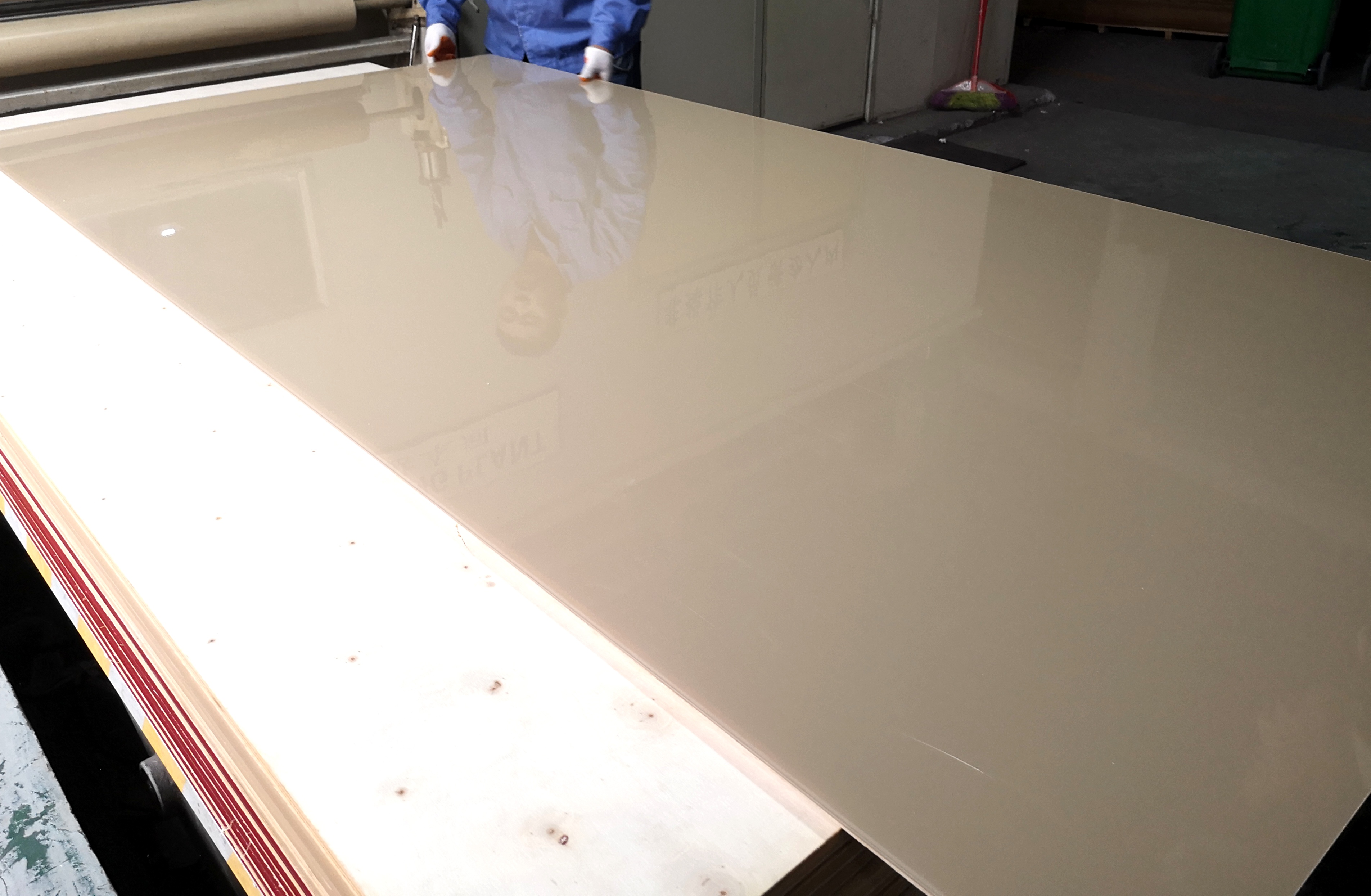 1220*2800*18mm Cabinet PET Laminated MDF Panels Moisture Proof