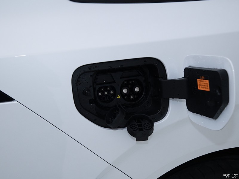Dongfeng ePai008 Energe Electric Vehicle Medium and large SUV Eco-Friendly 5 Seats R21 car Pure Electric SUV