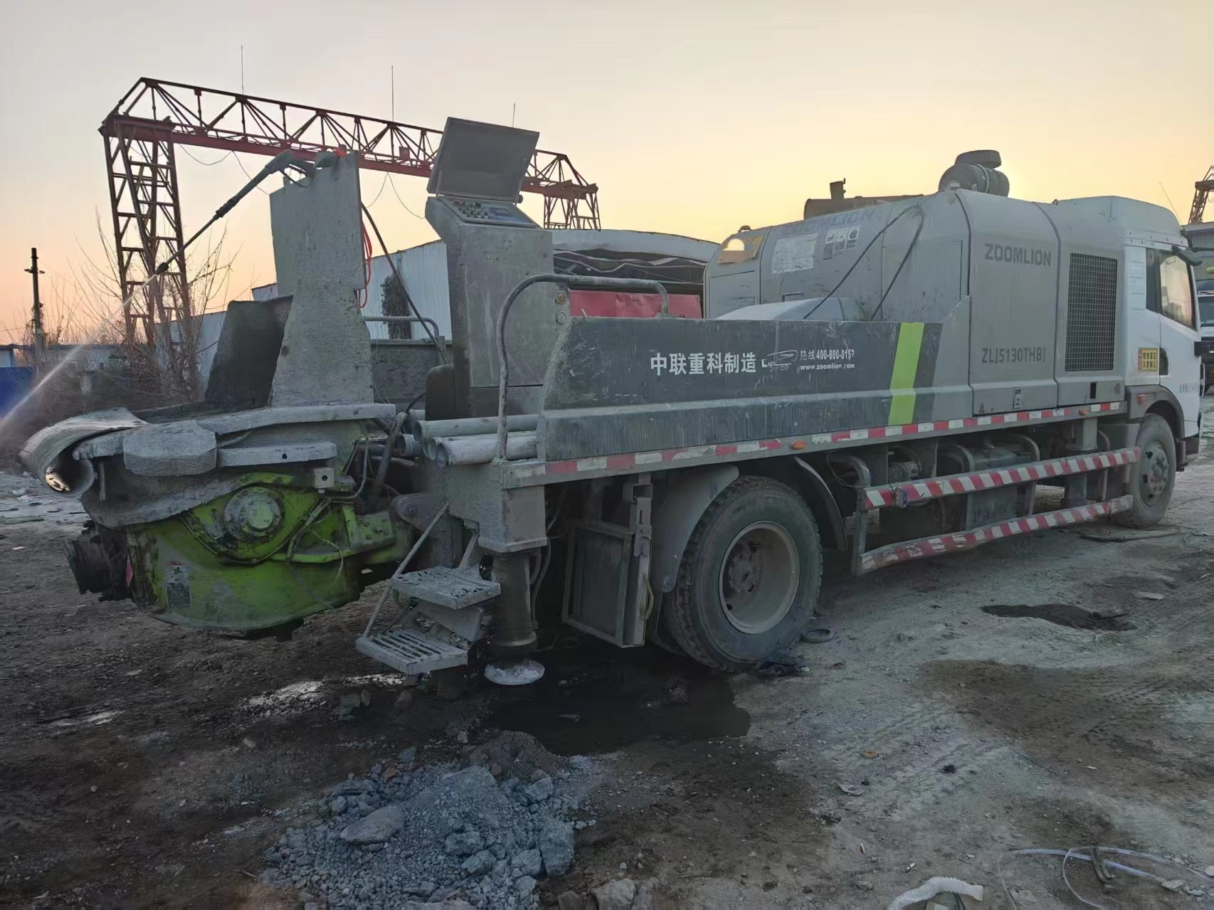 Zoomlion truck - mounted concrete pump truck inventory direct sale limited time discount