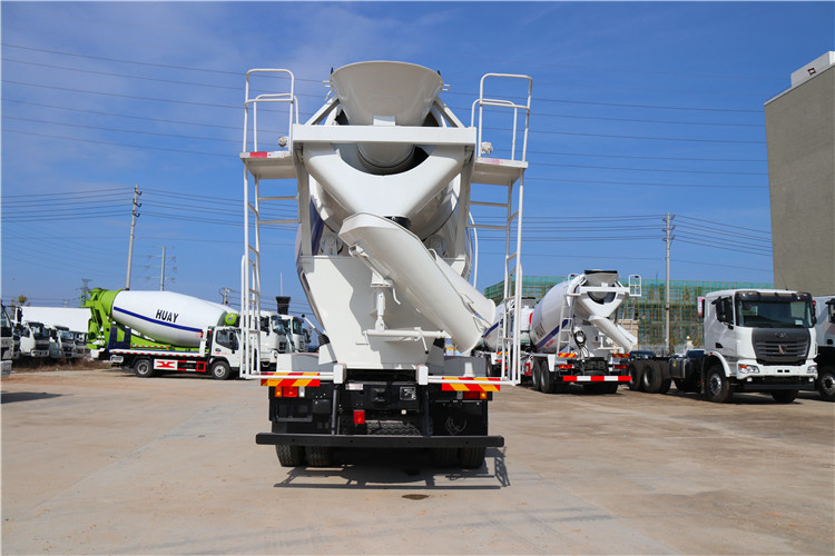 6x4 10Tires SINOTRUK HOWO 10CBM Concrete Mixing Equipment ZZ5257GJBM3841W Italy Hydraulic System