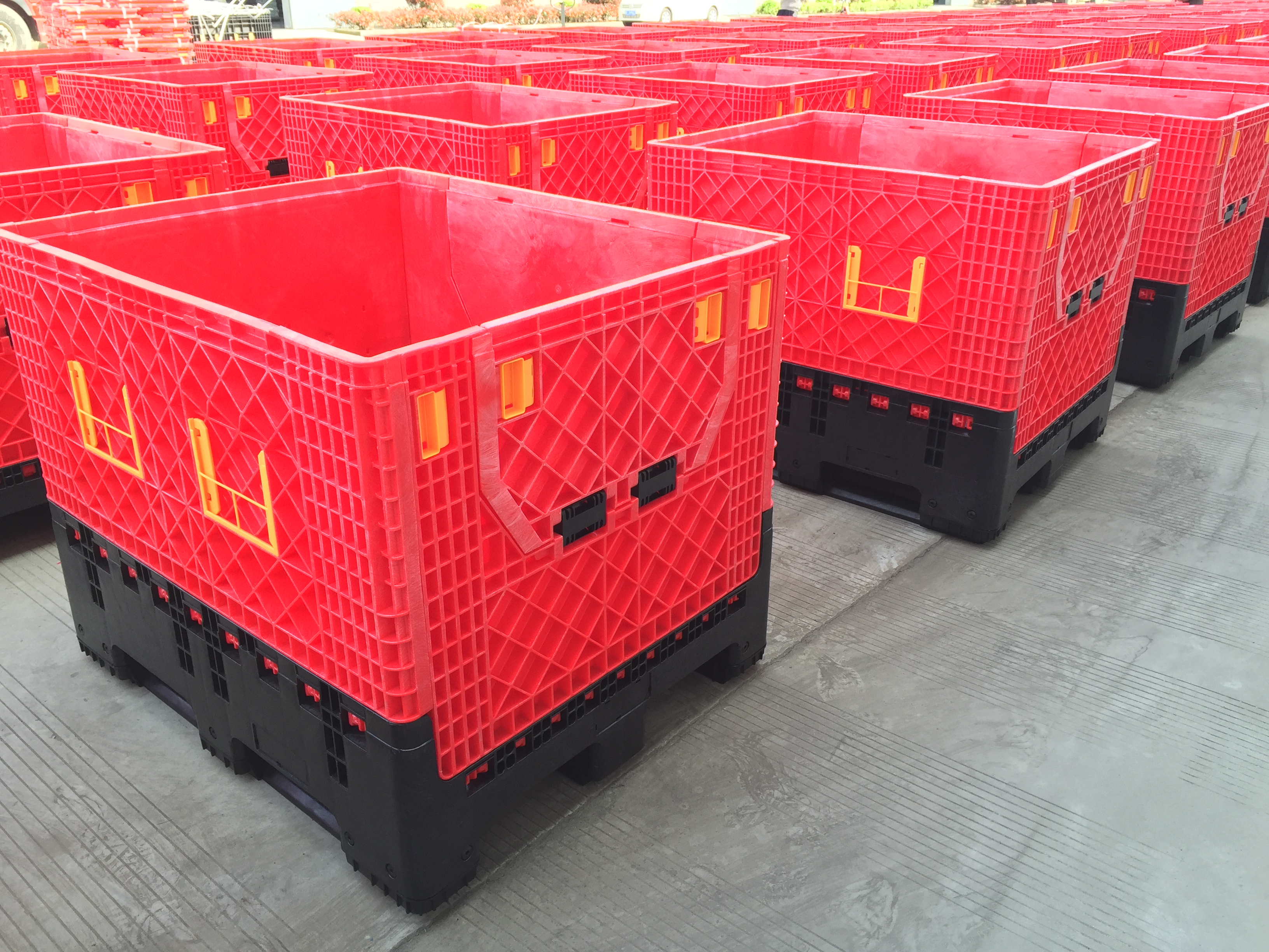 Large industrial logistics transportation heavy-duty collapsible plastic pallet box for storage