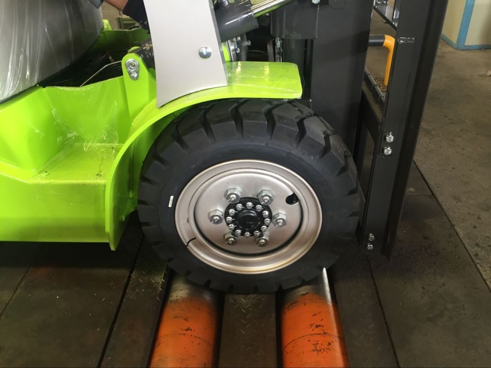 AC Motor Powered SNSC 1.6 ton 2 ton Electric Reach Truck with Pneumatic Standard Tire