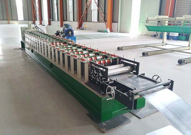 Customized Color Aluminum Gutter Machine , Rain Gutter Machine Input Width 300mm