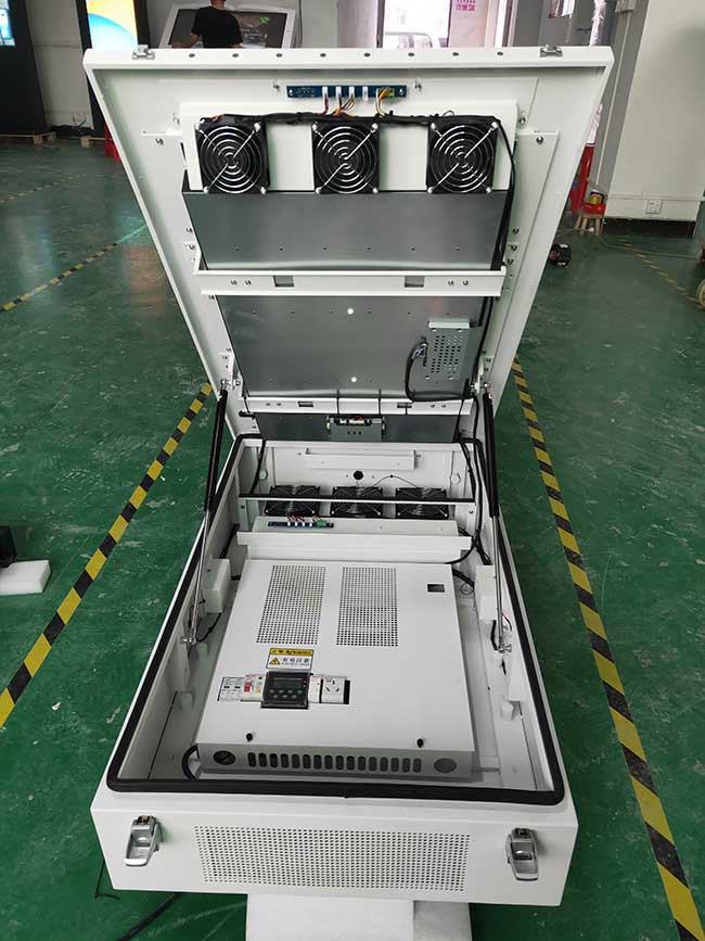 Digital Advertising Signs Outdoor 32 Inch LCD Display Advertising Screen Digital Signage Kiosk