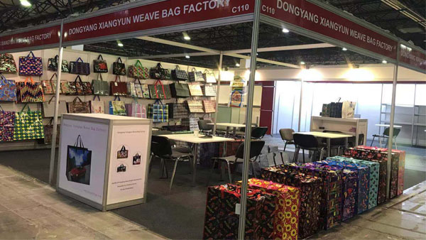 PP Non Woven Bag Non Woven Grocery Tote Laminated Logo Customized